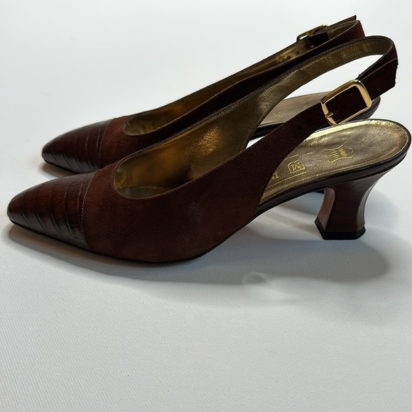 Bruno Magli Vintage Sling Back Kitten Heels - Picture 4 of 12
